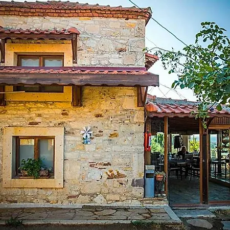 Konagi Ξενοδοχείο *